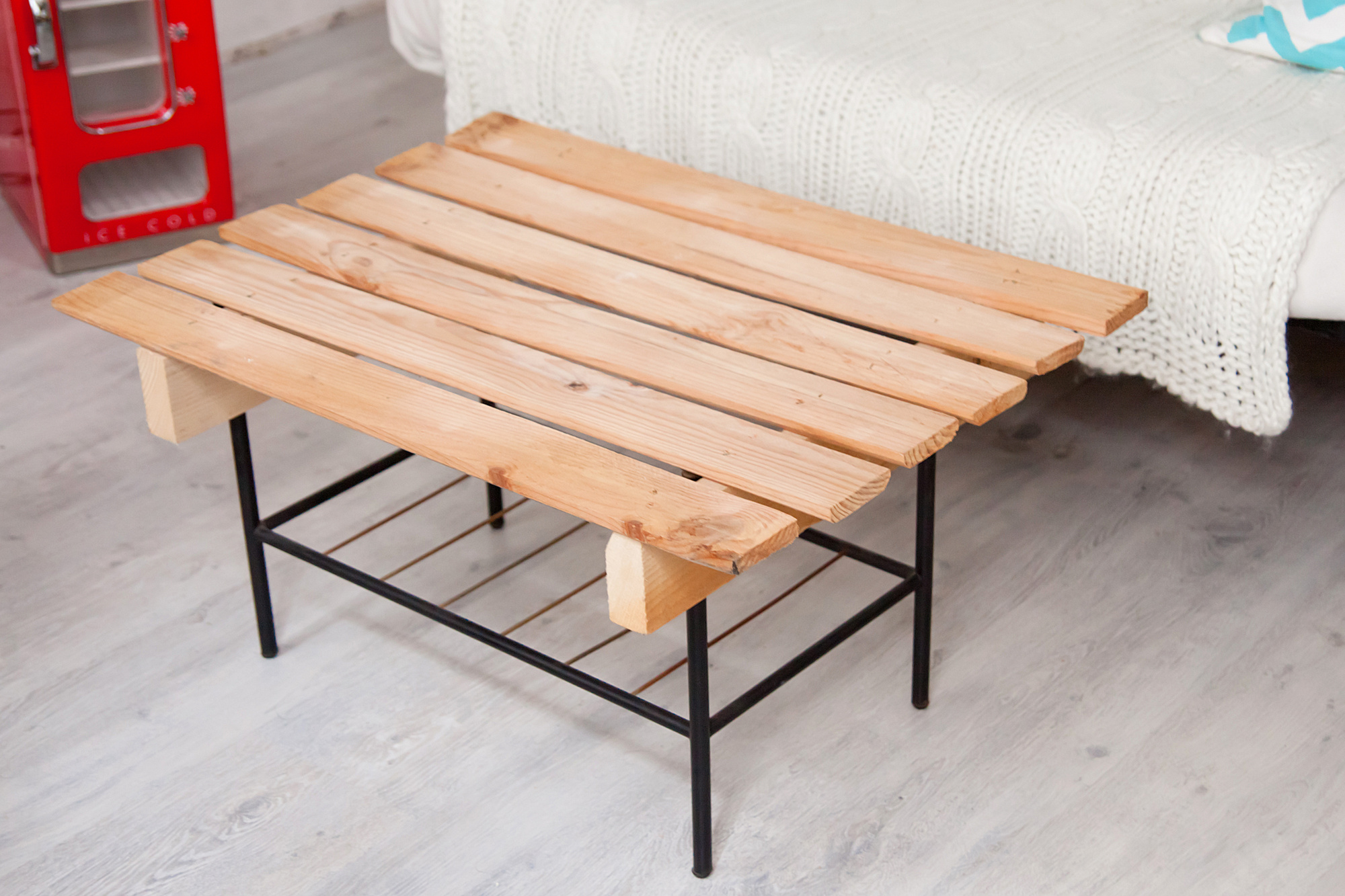 10 DIY Tables Anyone Can Build
