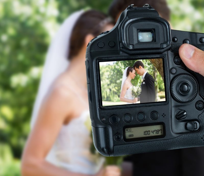 how to pick a wedding photographer